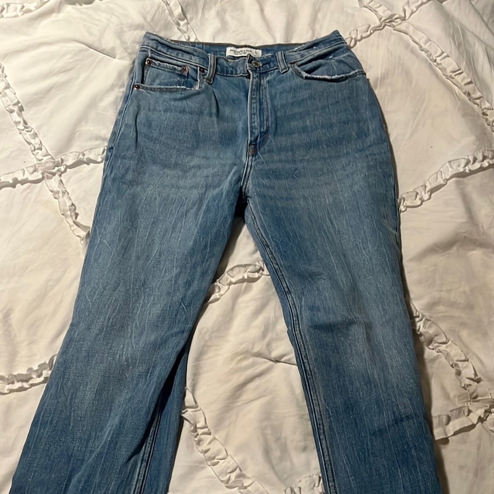 Abercrombie & Fitch. The Ankle straight ultra high rise size 27 or 4
